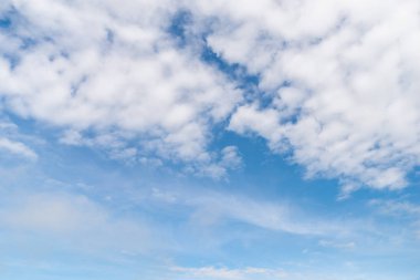 Cloud, doğa kavramı mavi gökyüzü.