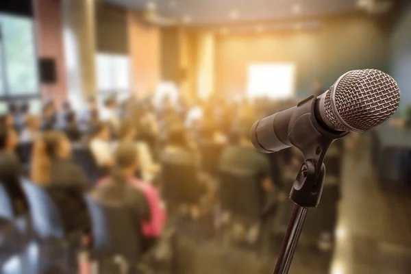 Microphone over the blurred business people forum Meeting Conference Training Learning Coaching Concept, Blurred background — Stock Photo, Image