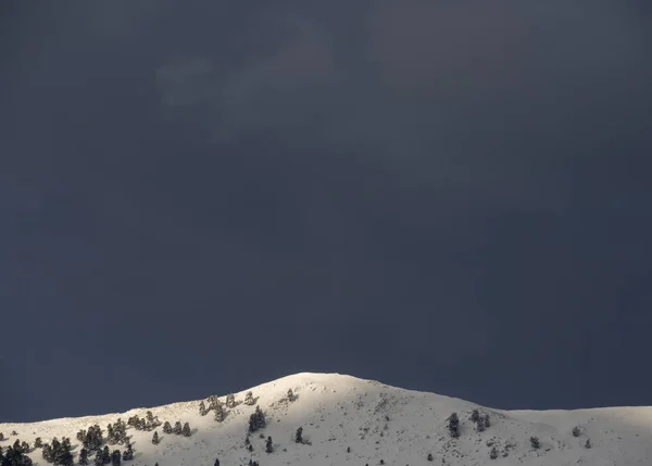 Panoramic View Snow Capped Peaks Mount Dirfys Spruce Forest Background — 스톡 사진