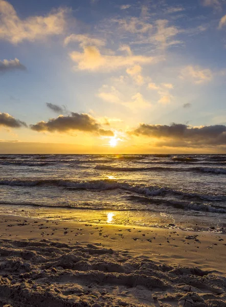 Panoramautsikt Över Sandstranden Snö Och Isvågor Östersjön Solig Dag Palanga — Stockfoto