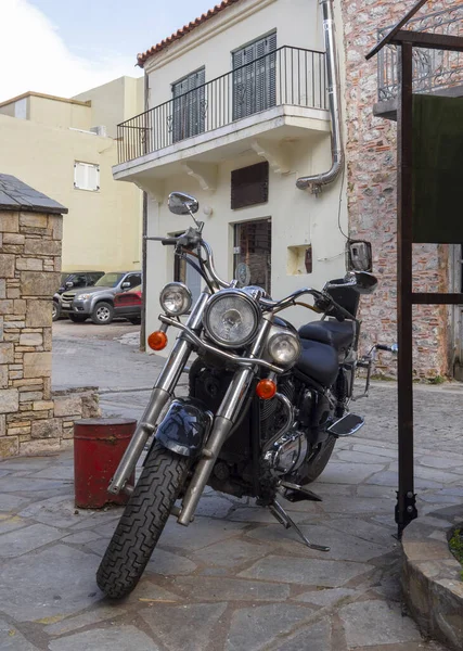 Beautiful Motorcycle Chopper Retro Style Stands Street Greek Village Steni — стоковое фото