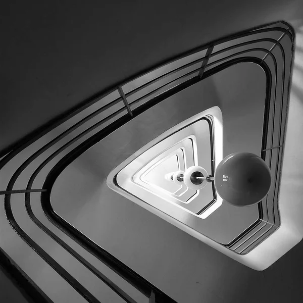 Escadaria preta e branca — Fotografia de Stock