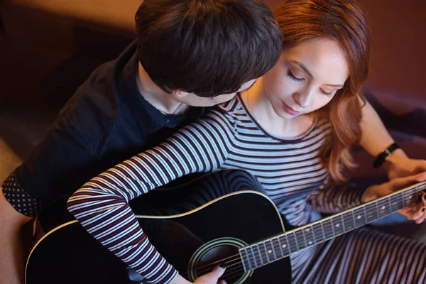Aşk Romantik Çift gitar 