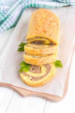 Beyaz bir arka plan etli Pirinçli yumurta 