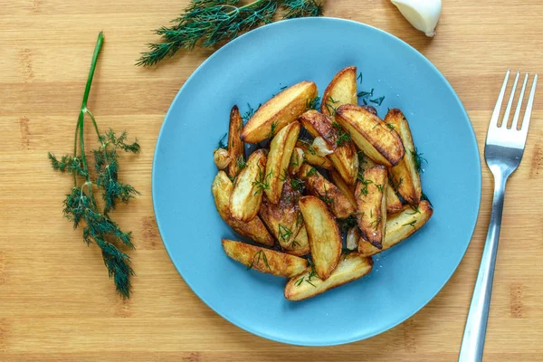 Жареный картофель с соленым перцем и тмином — стоковое фото