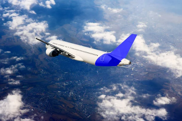 上空フライト旅行輸送飛行機の背景の平面 — ストック写真