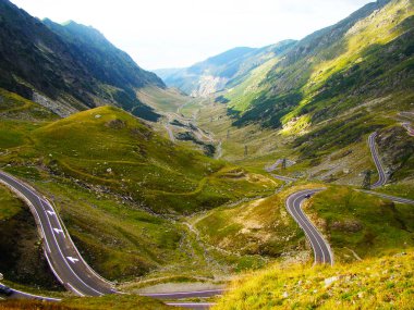 Ormanlar yeşil bulutlar doğa hills su