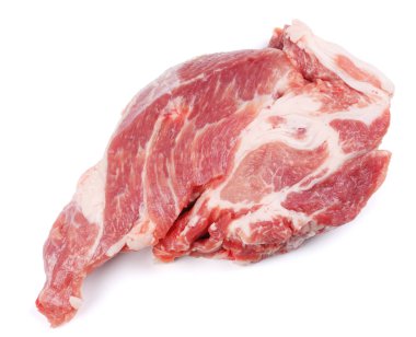 taze çiğ et üzerine beyaz izole