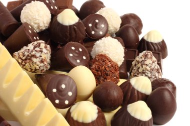 çikolata şekerleme şeker karışımı beyaz izole