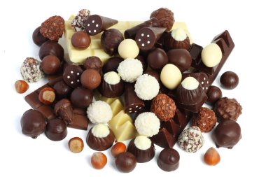 çikolata şekerleme şeker karışımı beyaz izole