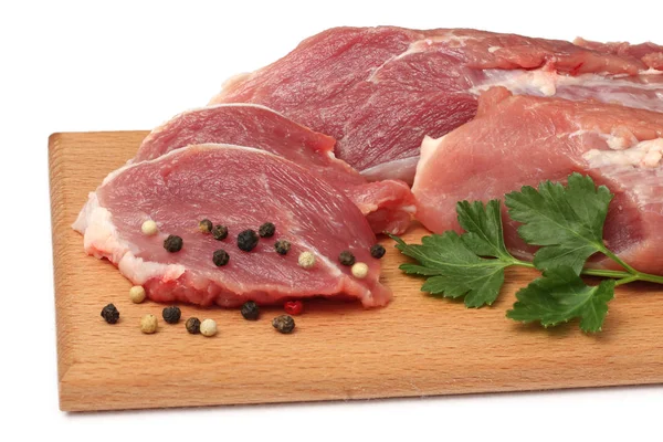 Carne fresca cruda isolata su bianco — Foto Stock