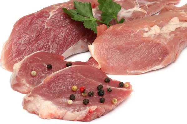 Carne fresca cruda aislada en blanco — Foto de Stock