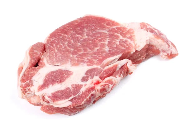 Свежее сырое мясо, изолированное на белом — стоковое фото