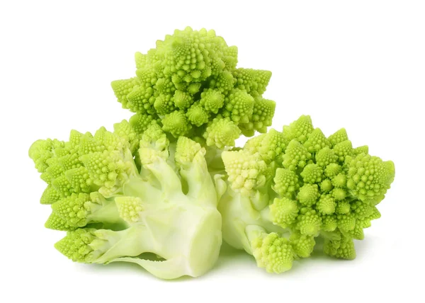 Romanesco broccoli geïsoleerd op witte achtergrond. Romeinse bloemkool. — Stockfoto