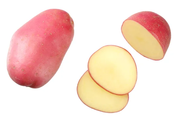 Surový červený brambor s plátky izolovanými na bílém pozadí. pohled shora — Stock fotografie