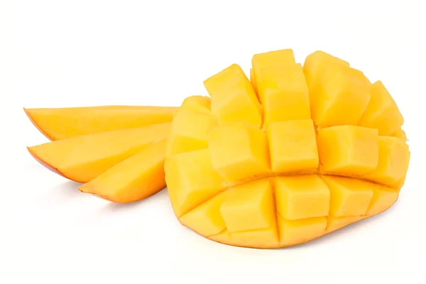 Frisch Geschnittene Mango Isoliert Auf Weißem Hintergrund — Stockfoto