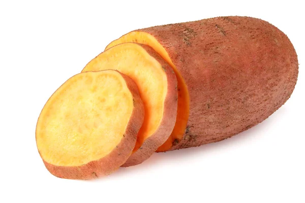 Zoete Aardappelen Met Schijfjes Geïsoleerd Een Witte Achtergrond — Stockfoto