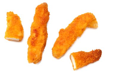 Tavuk külçeleri beyaz arka planda izole edilmiş. Fast food