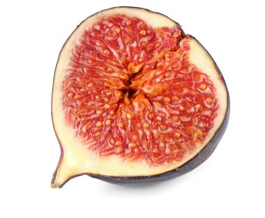 Beyaz arka planda kesilmiş incir meyveleri