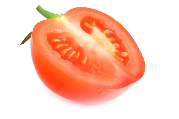 白色背景下分离的西红柿片 — 图库照片