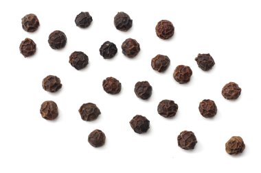 Beyaz arka planda karabiber izole edilmiş. en üstteki görünüm