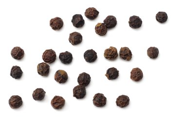 Beyaz arka planda karabiber izole edilmiş. en üstteki görünüm