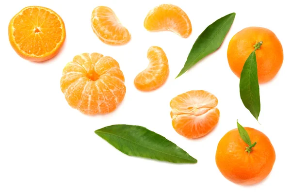 Mandarino Con Fette Foglie Verdi Isolate Sfondo Bianco Vista Dall — Foto Stock