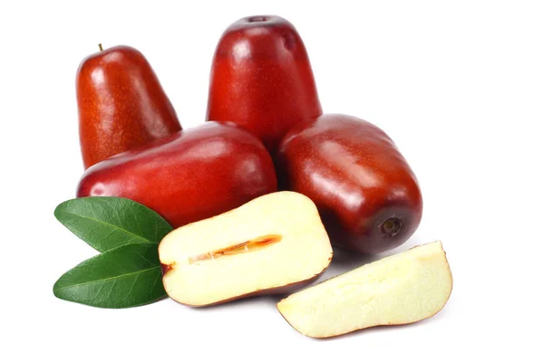 Frische Dattelfrucht Mit Sleces Und Blättern Auf Weißem Hintergrund — Stockfoto