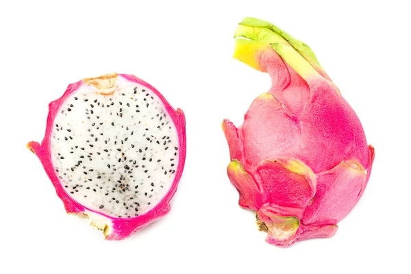 Plasterki Dojrzałych Owoców Smoka Izolowane Białym Tle Pitaya Lub Pitahaya — Zdjęcie stockowe