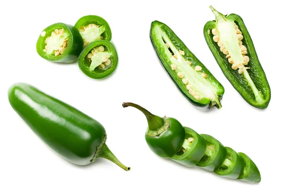 Krájené Papričky Jalapeno Izolované Bílém Pozadí Zelený Chilli Pepř Capsicum — Stock fotografie