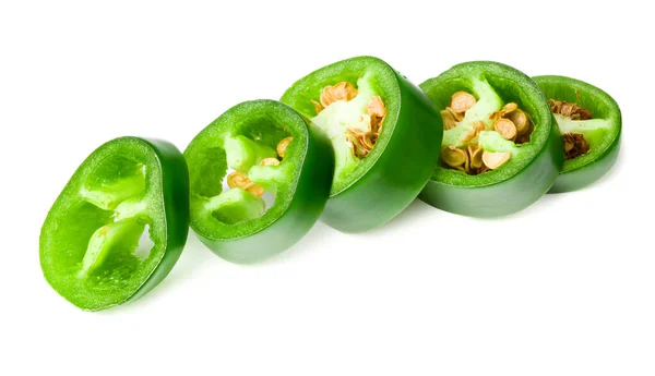 Scheiben Geschnittene Jalapeño Paprika Isoliert Auf Weißem Hintergrund Grüne Chilischote — Stockfoto