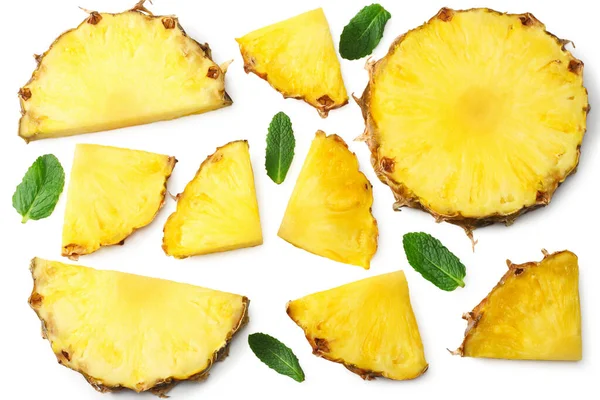 Reife Ananas Scheiben Geschnitten Isoliert Auf Weißem Hintergrund Gesunder Hintergrund — Stockfoto