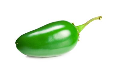 Jalapeno biberleri beyaz arka planda izole edilmiş yıllık Capsicum meyveleri.