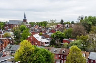 Tarihi Frederick, Maryland Carroll Creek Promena yakınındaki hava