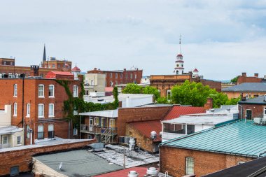 Tarihi Frederick, Maryland Carroll Creek Promena yakınındaki hava