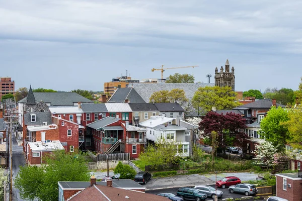 Luchtfoto van historische Frederick, Maryland in de buurt van Carroll Creek Promena — Stockfoto