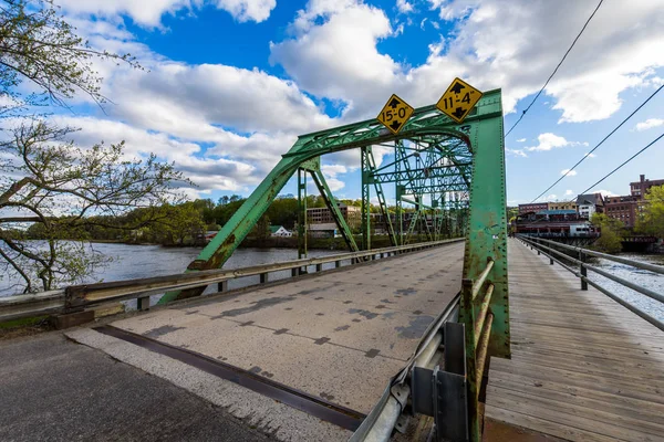 Brattleboro Road Leaving Brattleboro, Vermont into New Hampshire — Stock Photo, Image