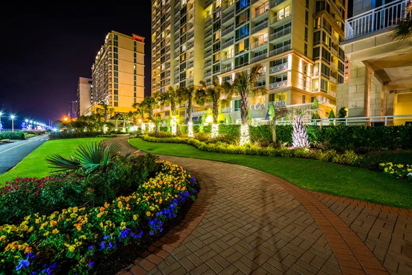 Buildings at Virginia Beach, Virginia during a Warm Fall Night — Stock Photo, Image