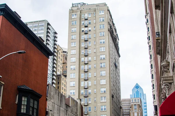 Edificios en el centro sur de Filadelfia, Pensilvania en primavera — Foto de Stock