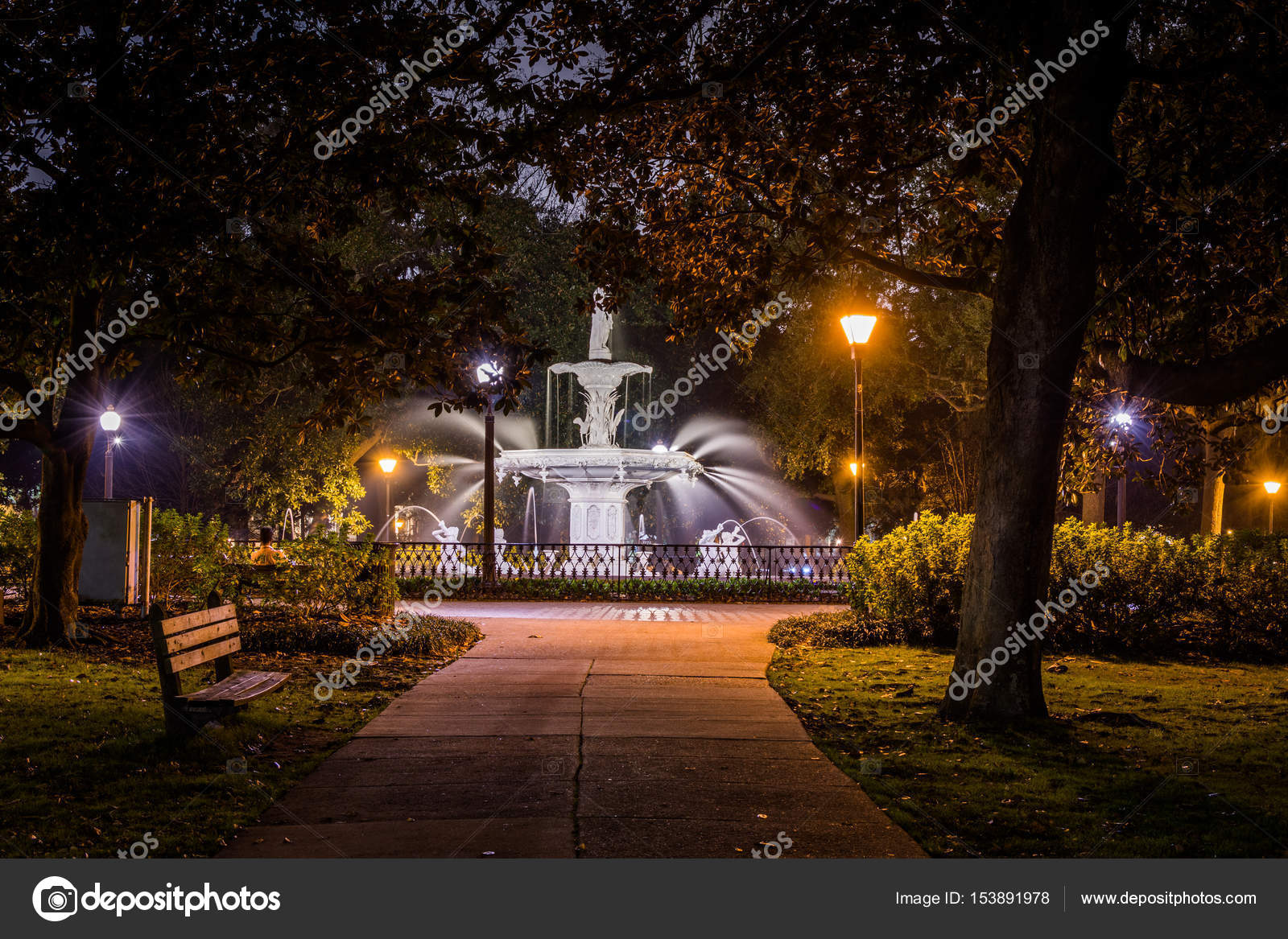 Forsyth Park in Savannah, at Night — Stock Photo