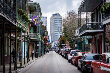 New Orleans, Louisiana bulutlu bir D üzerinde şehir Fransız çeyrek