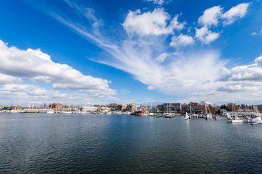 Liman alanı Annapolis, Maryland s ile bulutlu bahar gününde