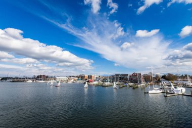 Liman alanı Annapolis, Maryland s ile bulutlu bahar gününde