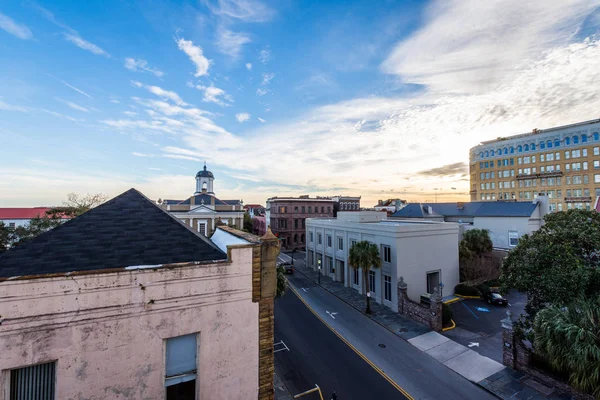 Centro histórico Charleston Carolina del Sur en un día cálido — Foto de Stock