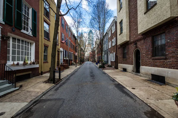 Hogares en el centro de la ciudad oeste en Filadelfia durante sp — Foto de Stock