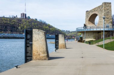 Pittsburgh, Pennsylvania dan açılış Allegheny üzerinden manzarası 