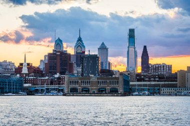 philadelphia Pennsylvania camden yeni Serhat üzerinden günbatımı manzarası