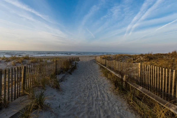 Camino que lleva a Ventnor City Beach en la ciudad atlántica, Nueva Jersey —  Fotos de Stock