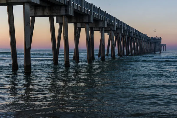 Peir en Panama City Beach, Florida al amanecer — Foto de Stock