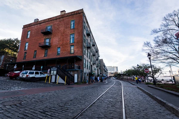 River Street en Savannah, Georgia en un día cálido — Foto de Stock